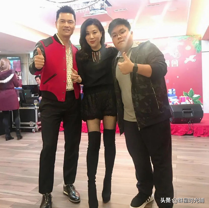 演员吕良伟：离过两次婚，欠债2000万时，三婚娶了一位贵州姑娘