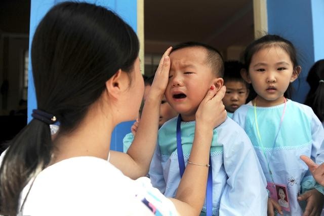 孩子有以下异常举动，可能是被人欺负了，父母要多加留意