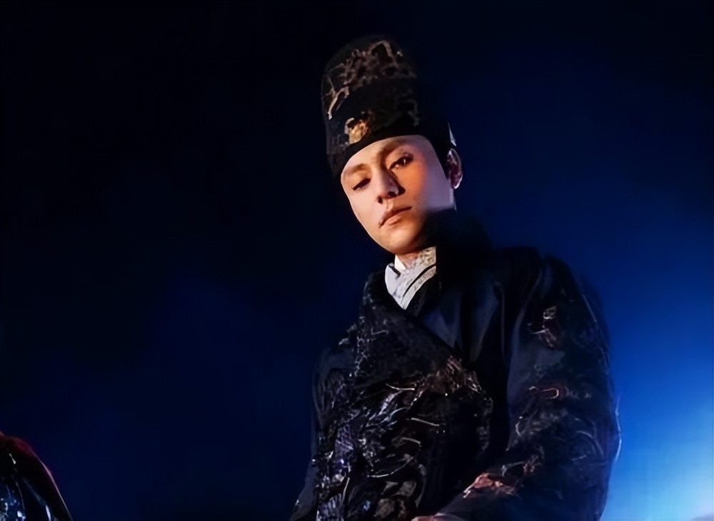 穿飞鱼服我只服这11位男星！穿上后个个化身为万人迷，霸气侧漏