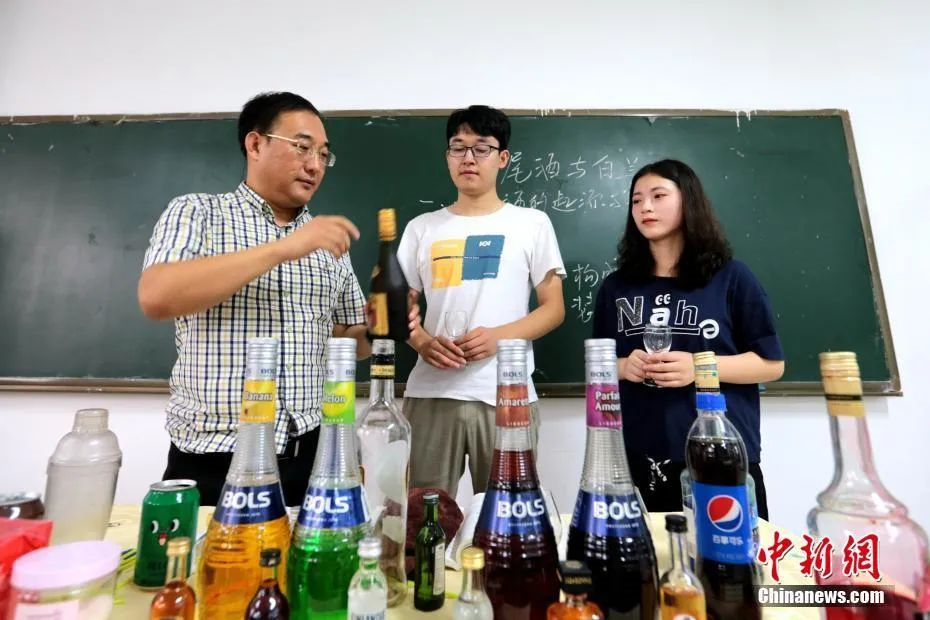 大学课程：品酒、爬树、陶艺、太极剑、飞镖、陕北秧歌...羡慕了
