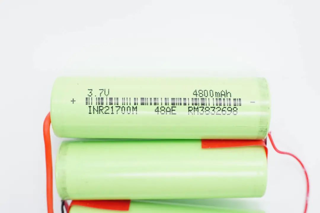 21700电芯，130W快充：这款充电宝的用料堪称奢华