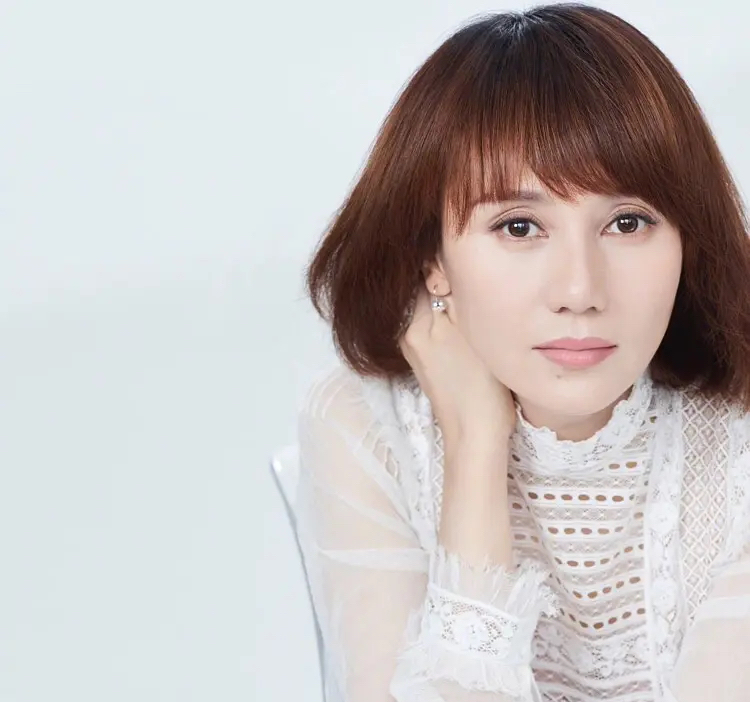 5年后再看袁泉，不再当“东方赫本”，她反而活成了一部传奇