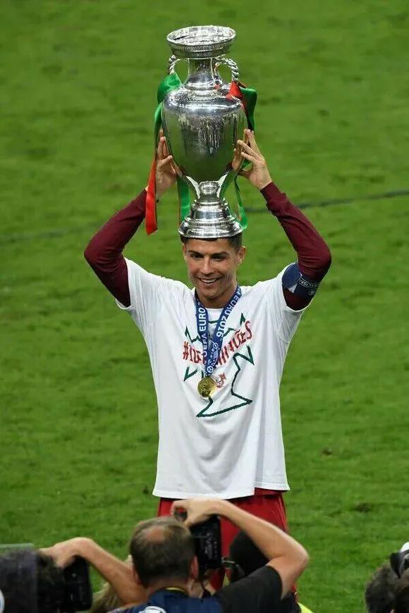 克里斯蒂亚诺·罗纳尔多