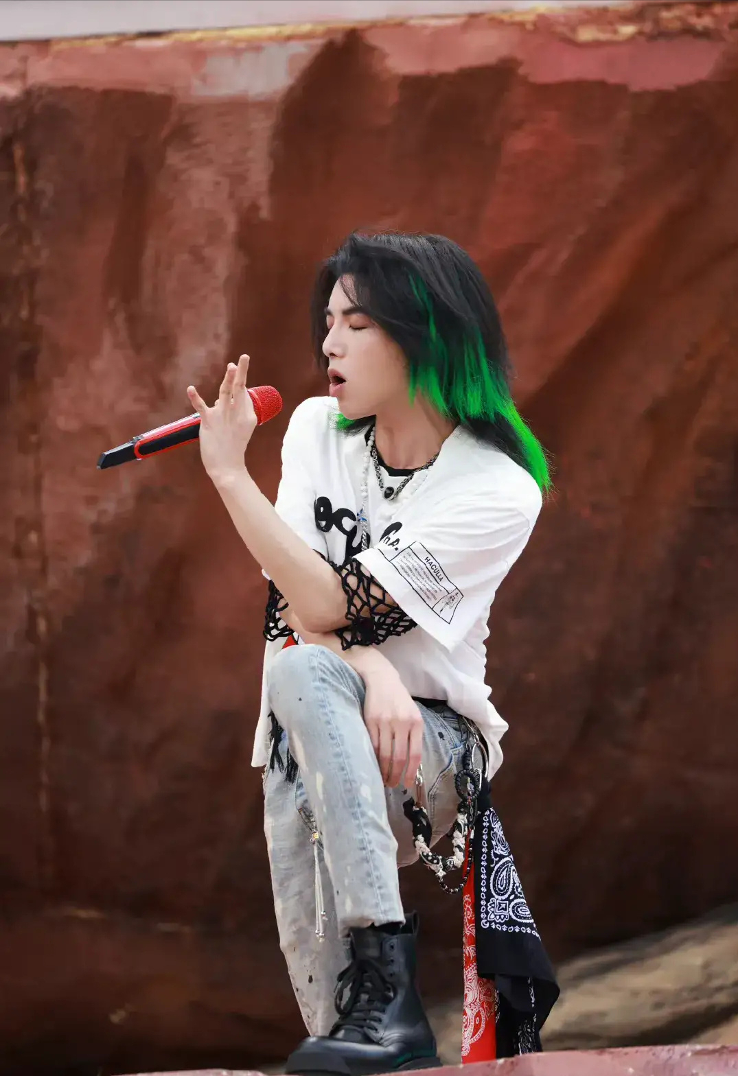 薛之谦摆拍，靳东写诗，张大大泪流满面，男人做作起来真要命