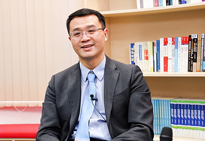 朱宁：缓解地产、教育、医疗“三座大山”压力 才能提升消费意愿