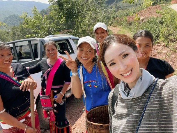 TVB颁奖礼上演宫斗，钟嘉欣痛失视后输给林夏薇是因为站错队？