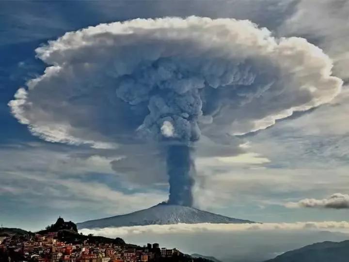 富士山或将爆发！日本紧急备战！东京将成为第二个庞贝古城？