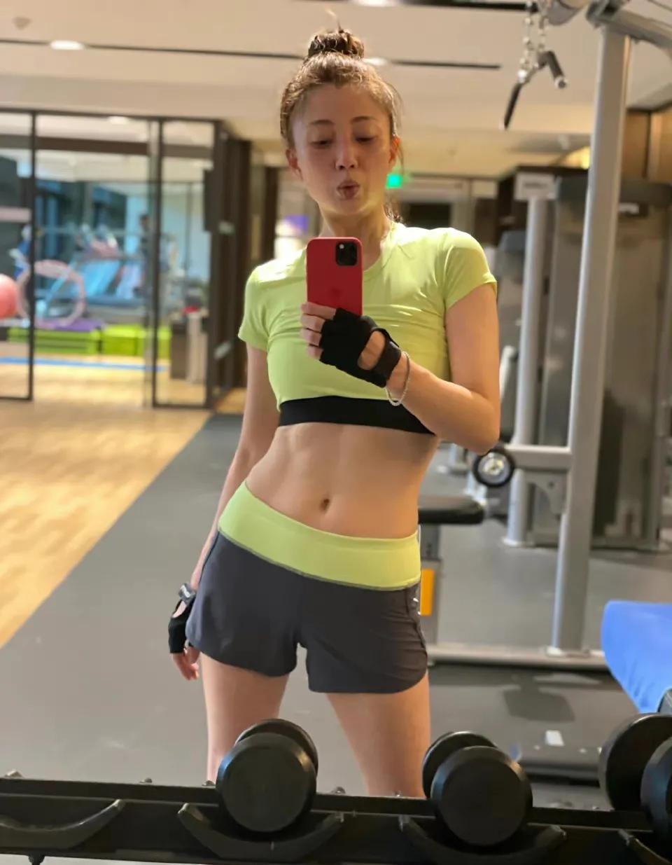 赵雅芝、陈数、殷桃等一众大龄女星，如何保持身材，做法值得学习