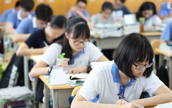 2022年高考“保送”政策大变，全国16所高中受影响，英语地位下降