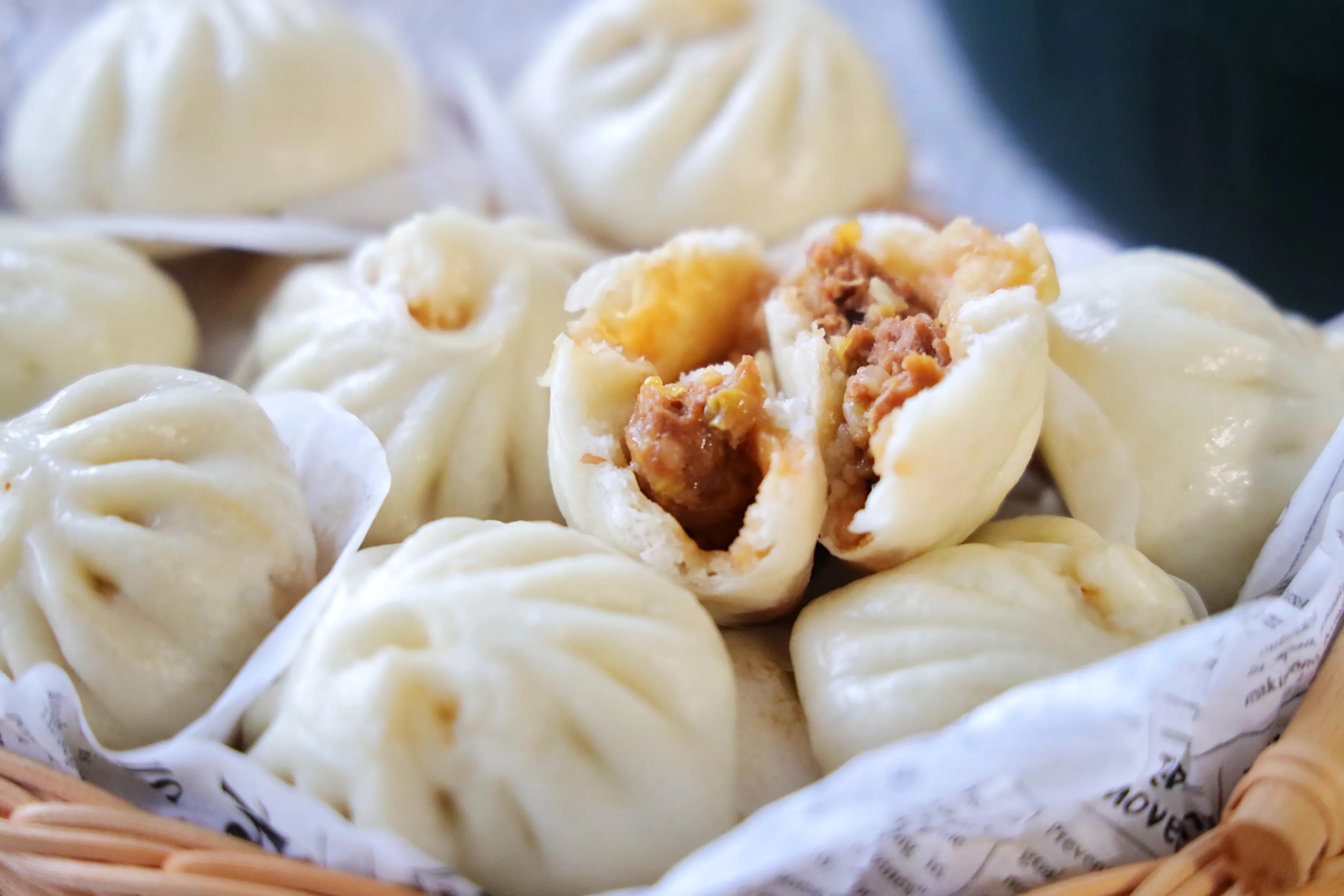 一口气可以吃3个的小包子，又白又胖馅料足，自己在家做的才叫香