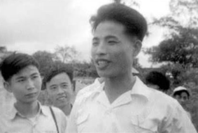 “闰土”57岁凄凉去世，孙子发奋读书逆袭：我的后代不靠鲁迅生活