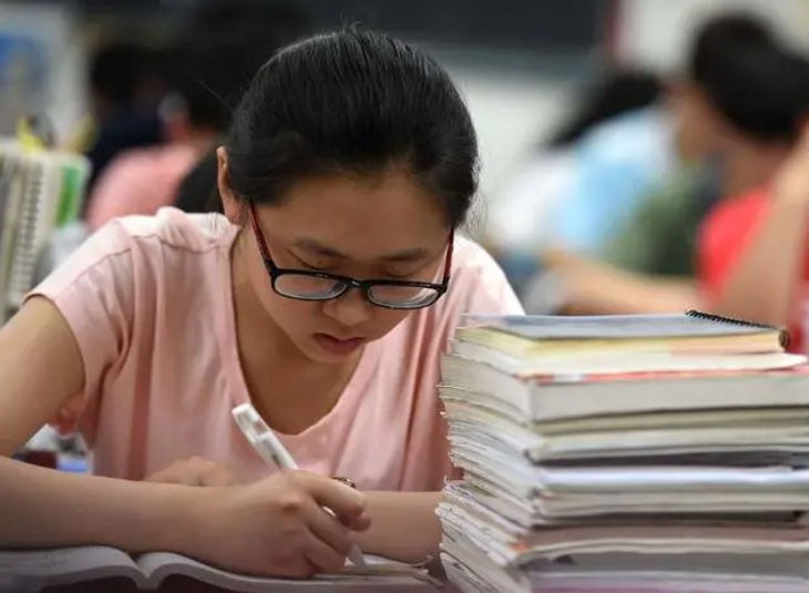 想要进入985大学，高三“一模”要考多少分？听听资深老师怎么说