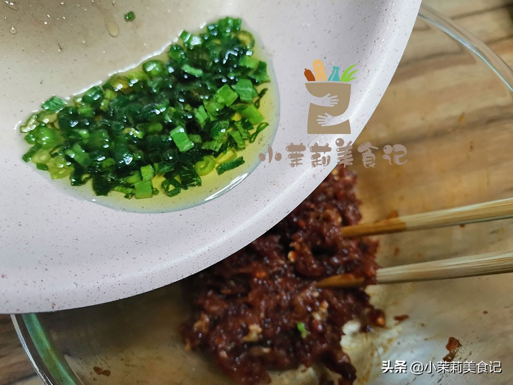 冬天发面，记住别直接和面，2个技巧帮你“加速”，20分钟发满盆
