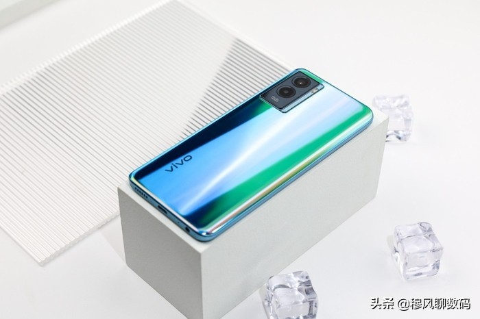 vivo已量产6200mAh新机,低价普及12+256G大存储,买到就是赚