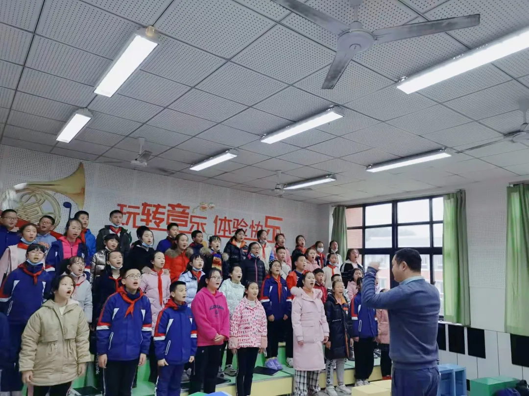 四川大学西航港实验小学——“舞”动童年“音”你精彩