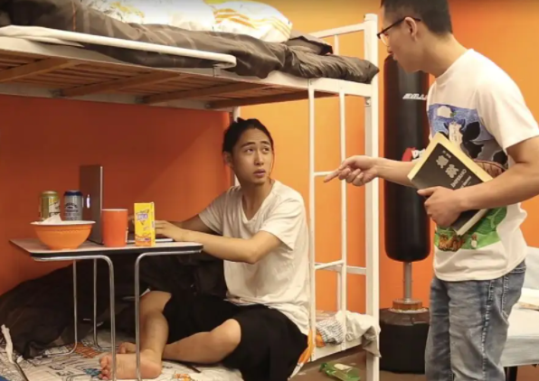 南开大学“人性化宿舍”惹争议，大学生自选室友，有结婚证能同住