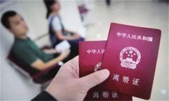 重庆富豪蔡奎：分走前妻200亿，买豪宅娶空姐，身价暴涨300亿