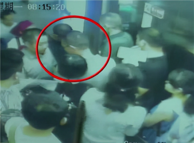 “贼王”12岁行窃，偷出千万身家，被抓时：别让我儿子知道我是贼