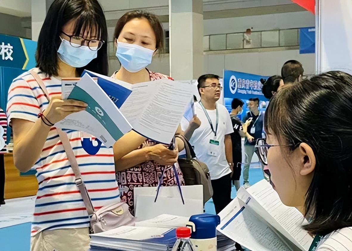 “省内大学”和“省外大学”，差的不是一星半点，填报志愿需慎重