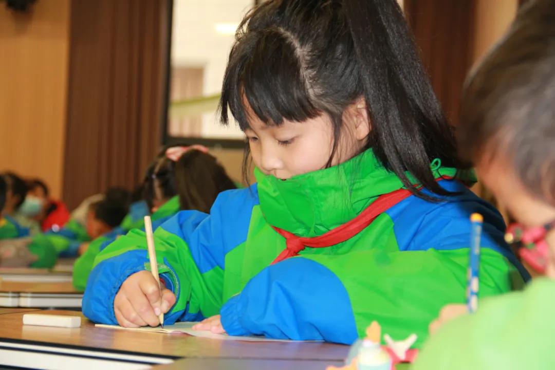 成都市双流区九江小学:名师送教搭平台 微班会课促成长