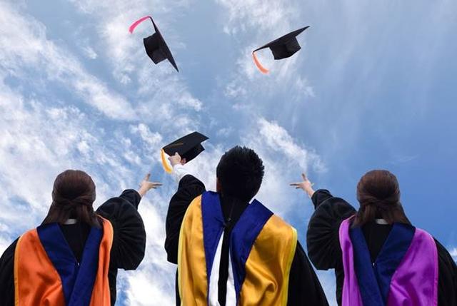 大学男生身高多少算“矮”？女学生说出内心想法：1.8米不是标准