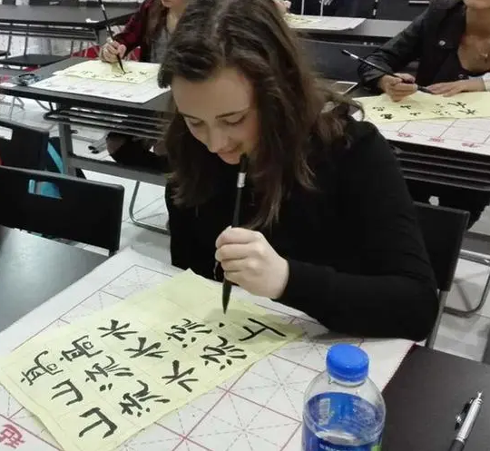 汉语将纳入俄罗斯高考，题目超硬核，难坏了“战斗民族”