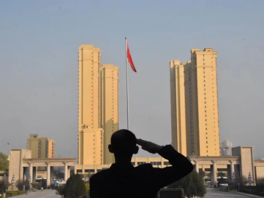 亮出“军人范儿”！陕西这所大学为“退役军人宿舍”挂牌