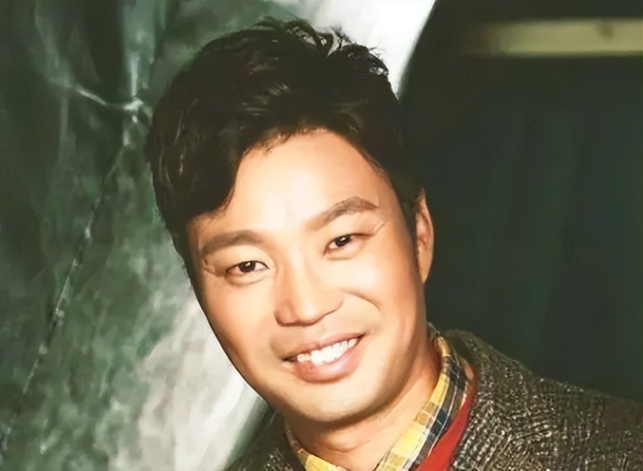 王迅：成名后抛弃发妻，把90后娇妻宠成宝，前妻“红了”，他糊了