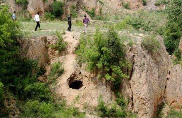 2019年陕西女子下葬12天遗体被盗，5名嫌犯：配阴婚卖给80岁老汉