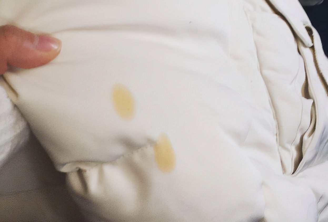 羽绒服弄脏难洗？用这3种“去污水”，比干洗店洗得还干净