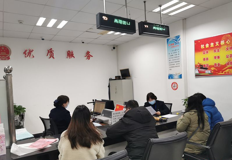 13年前，江苏19岁美女爱上大20岁大学老师，为爱不惜断绝父女关系