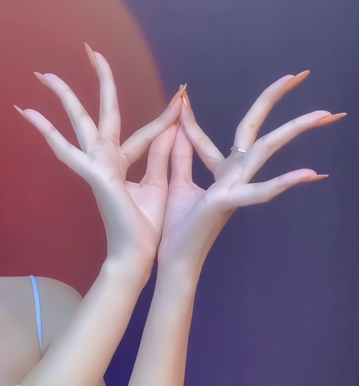 “天下第一舞指”密加：全网最会挣钱的一双手，一场直播赚200万