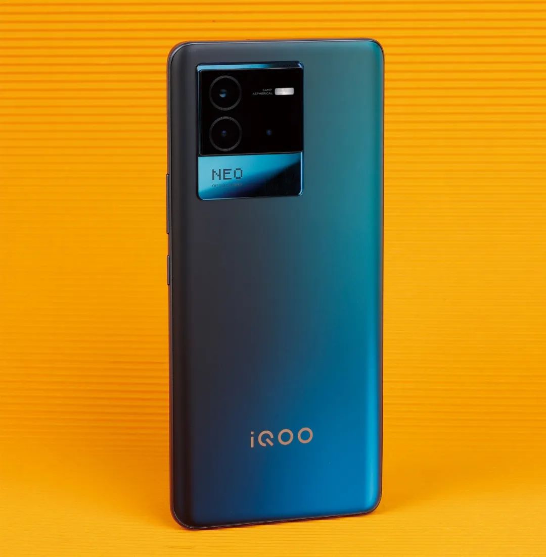 建议可以考虑这几款搭载骁龙870的性价比手机，不输天玑8100