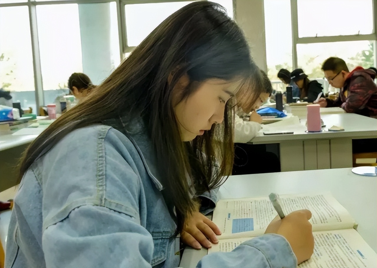 多所高校陆续通知，大学生2022暑假时间出炉！有人欢喜有人忧