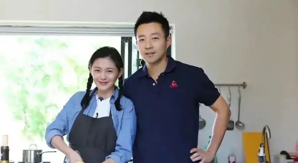 汪小菲微博取关大S：物是人非，离婚后你会删除前任的联系方式吗