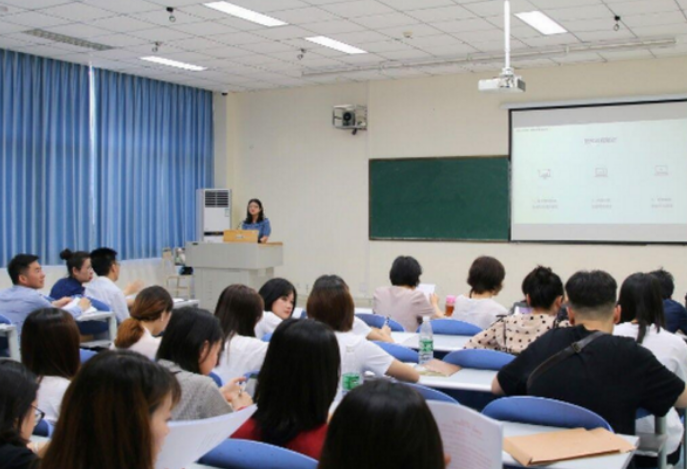 大学里（大学里隐藏的）