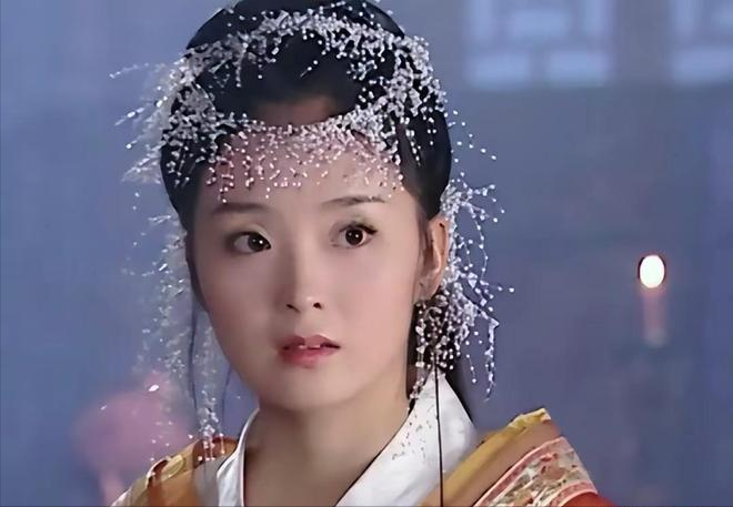 古装VS现代堪称“换头”！多演点古装戏吧，我能磕一辈子