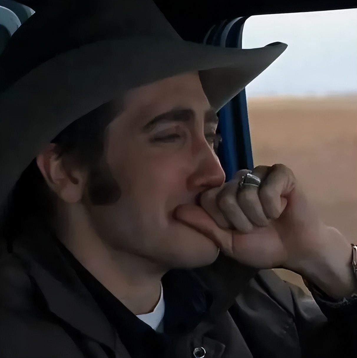 想学《寄生虫》，可惜功败垂成