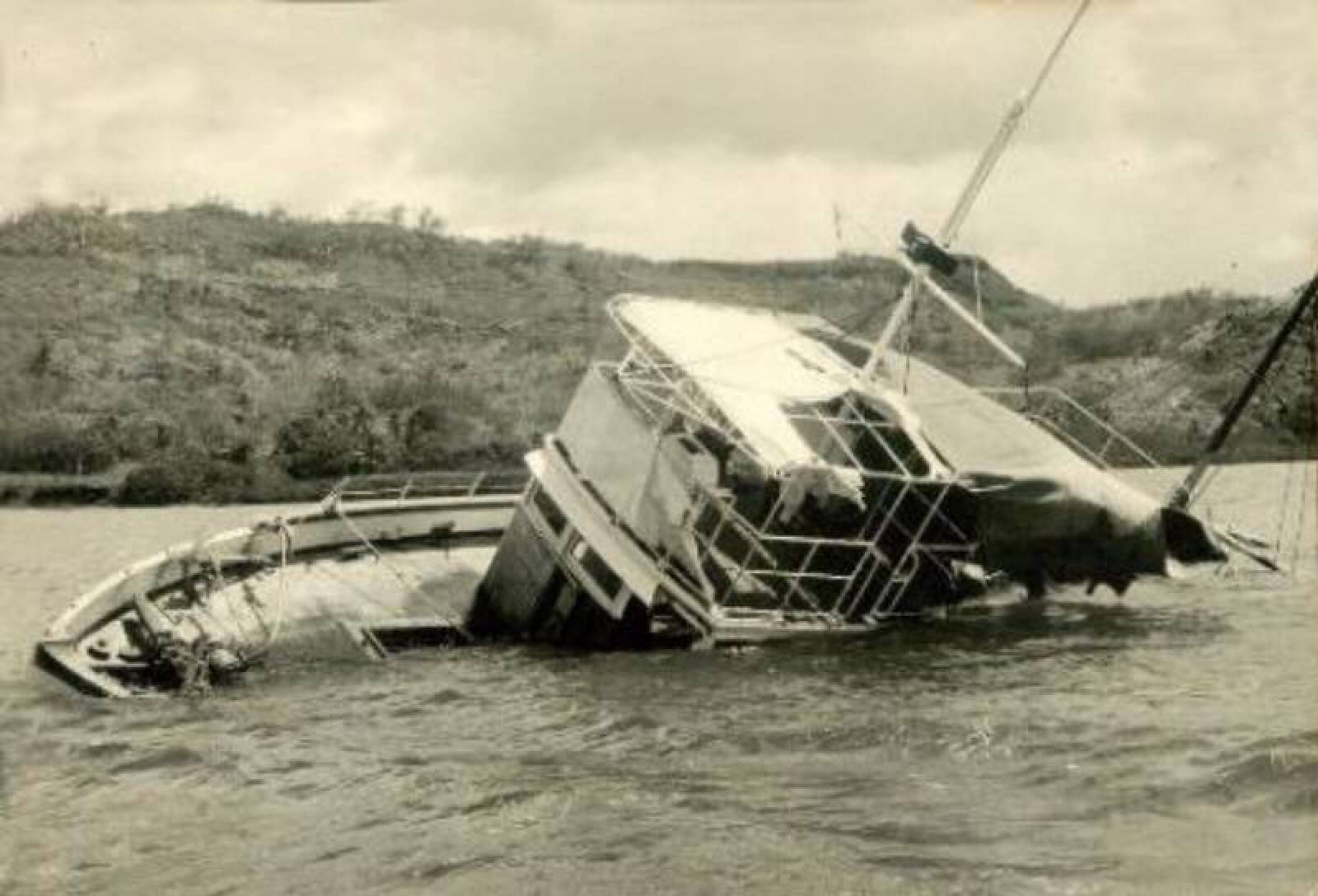 泰国海岸惊现“幽灵船”！船内无一人，船身印汉字“金水园2号”