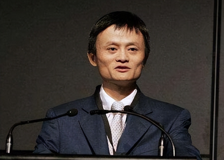 马云：24岁大学毕业，普通人到首富，再回首才发现他成功是必然的