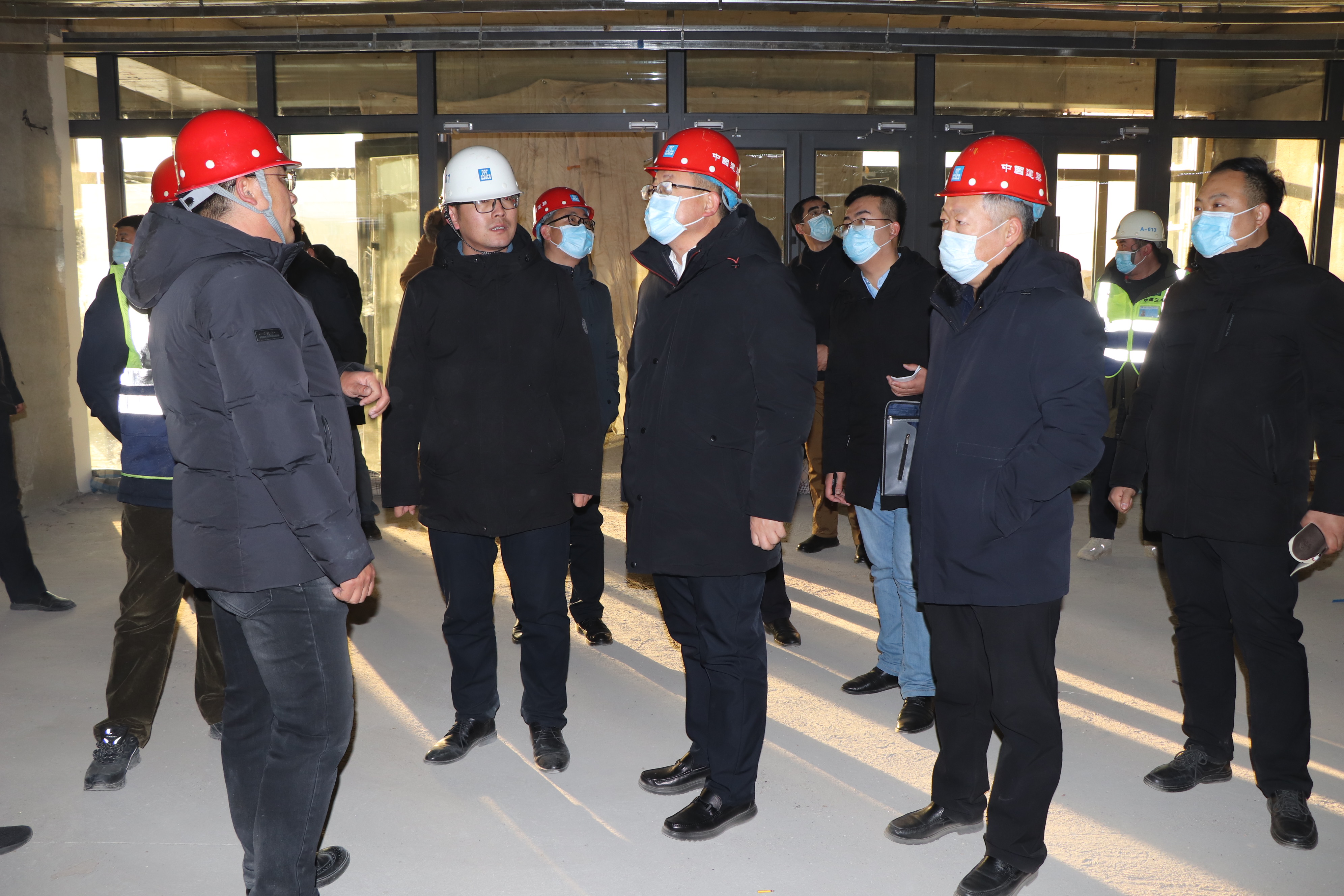 玉泉区委主要领导督导安全生产稳价保供疫情防控及创城工作