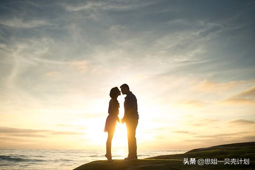 男人出轨提离婚，情绪反复的女人要如何应对？这3个步骤，太绝了