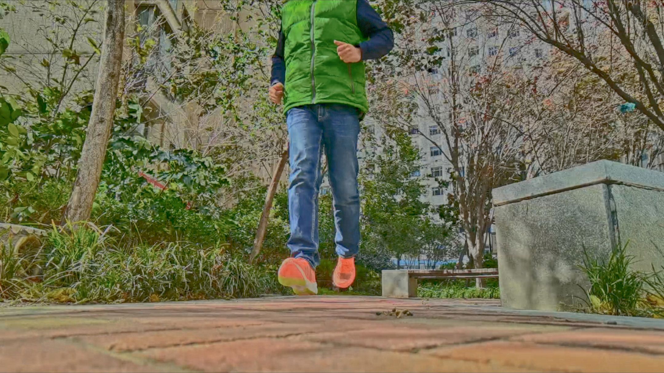 咕咚全掌碳板跑鞋42K，让“造风者”尽情去RUN