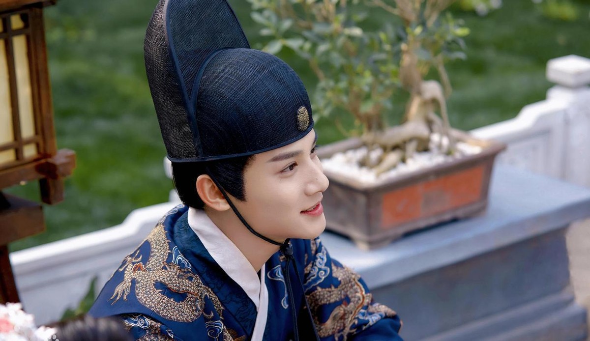 穿飞鱼服我只服这11位男星！穿上后个个化身为万人迷，霸气侧漏