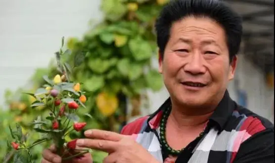 河南辣王李永志:每天5斤辣椒配白酒,破世界纪录,下场让人同情