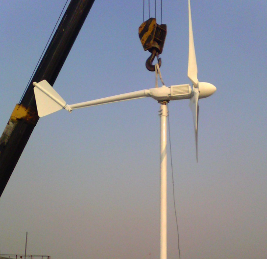 造价千万的大风车,转一天能发多少度电,换算成电价能赚钱吗?