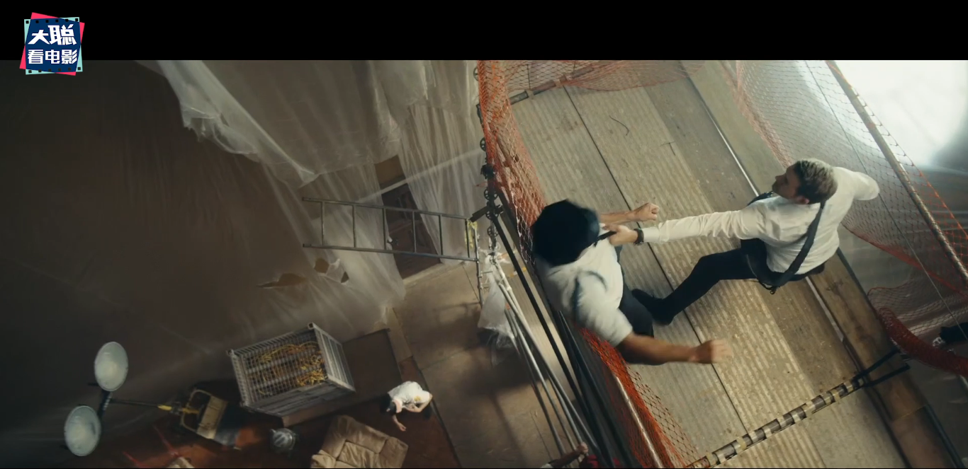 《红色通缉令》解析！看美美的加朵就好啦！还需要剧情逻辑吗？