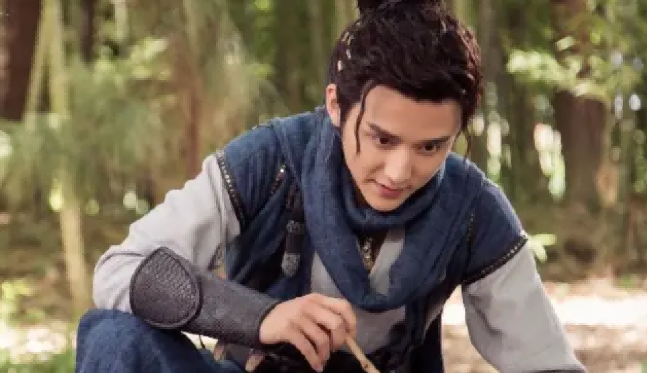 同为是“泡面头”，把张一山、肖战和张国荣放一起，差距就出来了