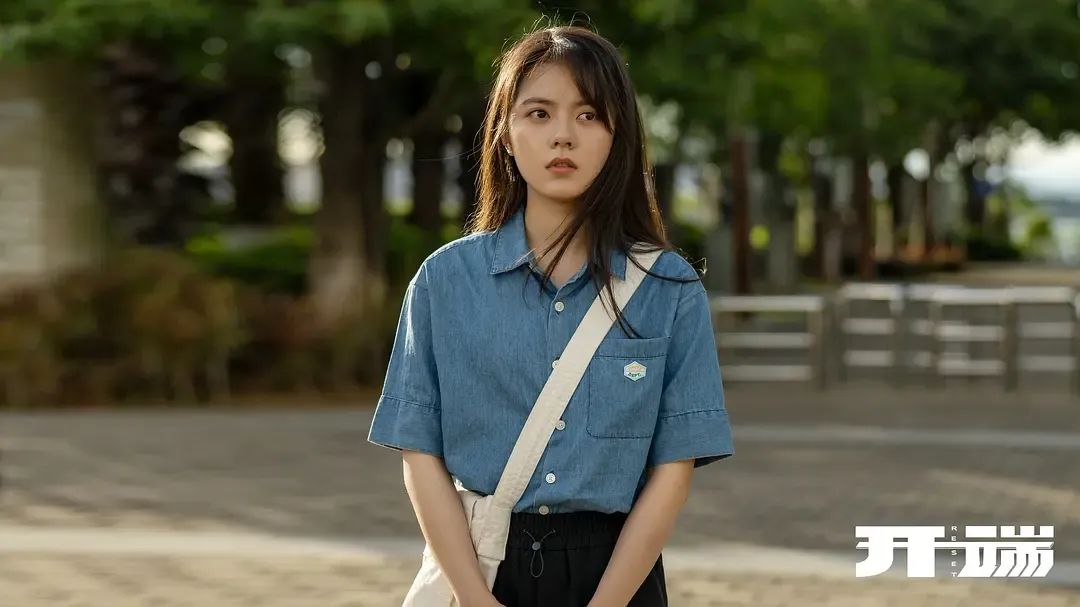 8位明星童年照曝光,肖战完全认不出,杨幂和关晓彤从小美到大