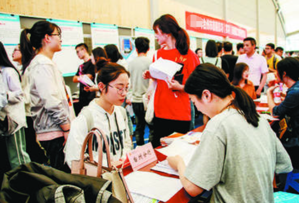 2022应届生上海落户评分标准出炉，985和211加分，双一流榜上无名